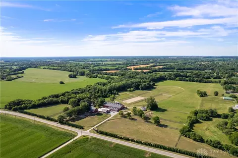 8390- 8392 Lower Valley Pike, New Carlisle, OH 45344