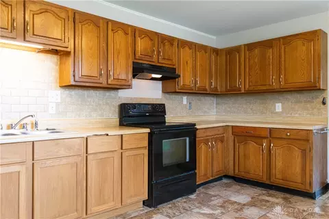 418 Gruen Dr, Springfield, OH 45505 photo 3