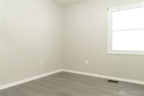 418 Gruen Dr, Springfield, OH 45505 photo 6