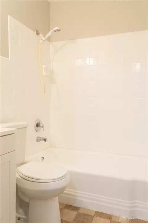 418 Gruen Dr, Springfield, OH 45505 photo 9