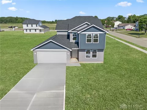 100 Sun Hollow Pl, Jamestown, OH 45335