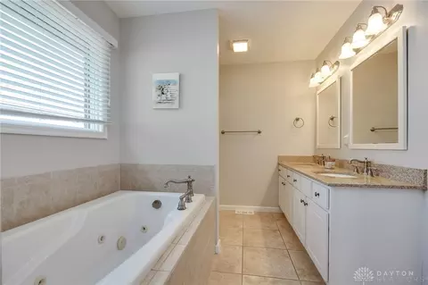 233 Crown Pt, Centerville, OH 45458 photo 23