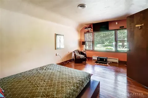 Bedroom - 2259 E Alex Bell Rd, Centerville, OH 45459 photo 5 of 6