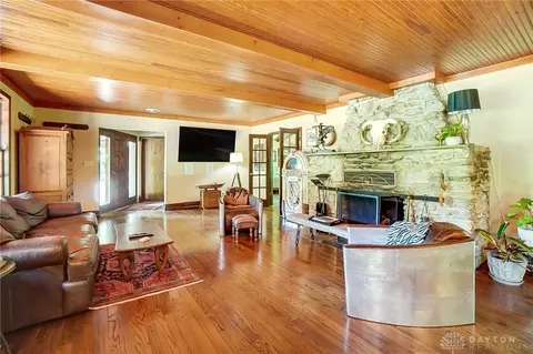 Living - 2259 E Alex Bell Rd, Centerville, OH 45459 photo 4 of 5