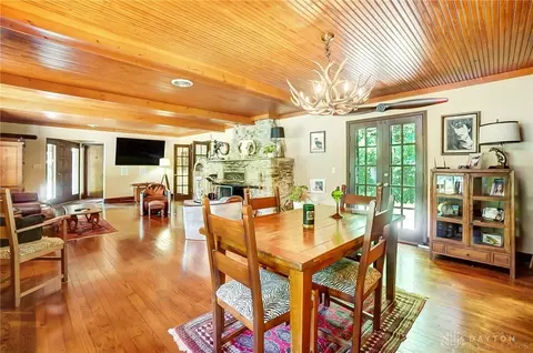 Dining - 2259 E Alex Bell Rd, Centerville, OH 45459 photo 2 of 3
