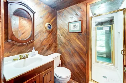 Bath - 2259 E Alex Bell Rd, Centerville, OH 45459 photo 4 of 4