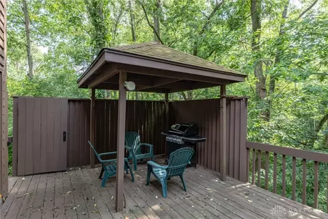 Exterior - 8231 Rhine Way, Centerville, OH 45458 photo 7 of 12