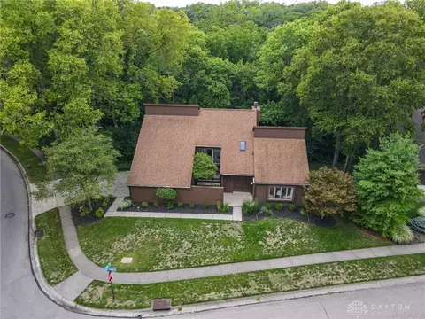 View/Area - 8231 Rhine Way, Centerville, OH 45458 photo 1 of 9