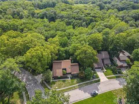 View/Area - 8231 Rhine Way, Centerville, OH 45458 photo 4 of 9