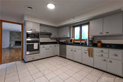 3290 Ridgeview Ave, Kettering, OH 45409 photo 6