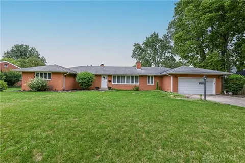 3290 Ridgeview Ave, Kettering, OH 45409