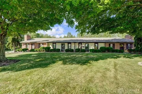 9713 Fairwind Ct, Washington Township, OH 45458