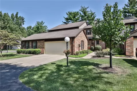 272 Carriage Circle Dr #2, Springdale, OH 45246