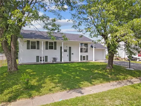565 Bowser Dr, New Carlisle, OH 45344