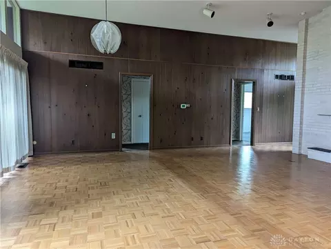 Living - 2708 Woodthrush Rd, Springfield, OH 45502 photo 2 of 7