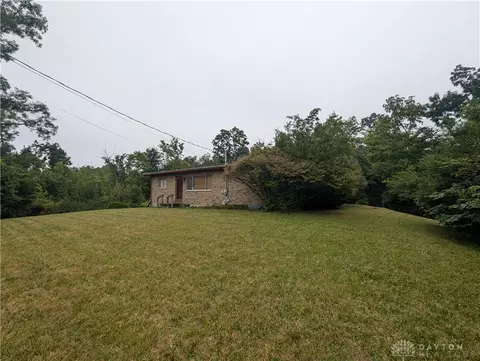 Exterior - 2708 Woodthrush Rd, Springfield, OH 45502 photo 3 of 6