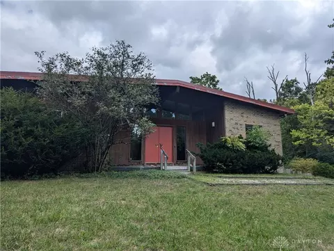 Exterior - 2708 Woodthrush Rd, Springfield, OH 45502 photo 6 of 6