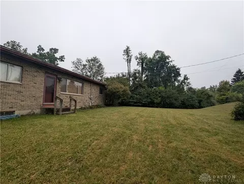 Exterior - 2708 Woodthrush Rd, Springfield, OH 45502 photo 4 of 6