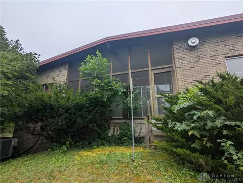Exterior - 2708 Woodthrush Rd, Springfield, OH 45502 photo 5 of 6