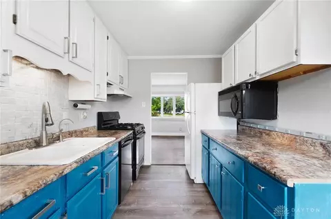 Kitchen - 2616 Danz Ave, Kettering, OH 45420 photo 3 of 4