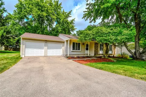 4200 Possum Run Rd, Dayton, OH 45440