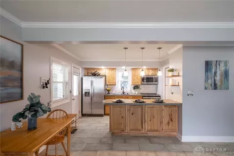 Kitchen - 1031 Mendota Ct, Kettering, OH 45420 photo 1 of 3