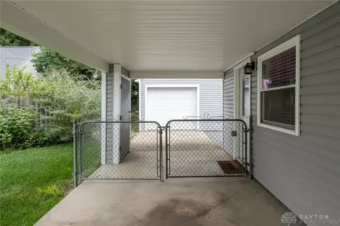 Exterior - 1031 Mendota Ct, Kettering, OH 45420 photo 4 of 4