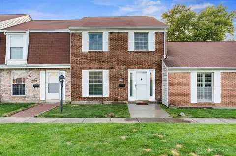 1409 Williamsburg Ct, Fairborn, OH 45324