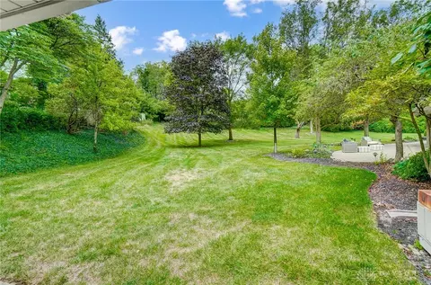 Exterior - 3140 Grist Mill Ct, Kettering, OH 45409 photo 11 of 18