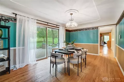 Dining - 3140 Grist Mill Ct, Kettering, OH 45409 photo 4 of 5