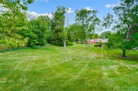 Exterior - 3140 Grist Mill Ct, Kettering, OH 45409 photo 15 of 18