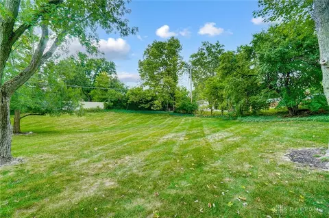 Exterior - 3140 Grist Mill Ct, Kettering, OH 45409 photo 13 of 18