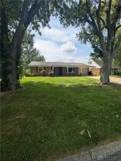 208 W Boitnott Dr, Englewood, OH 45322