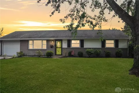 222 Tipton Ct, Centerville, OH 45458