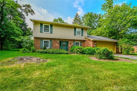 640 Deauville Dr, Centerville, OH 45429