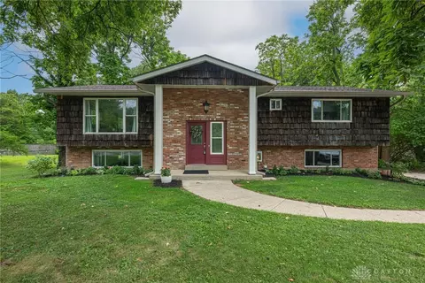 2010 N Fairfield Rd, Dayton, OH 45432