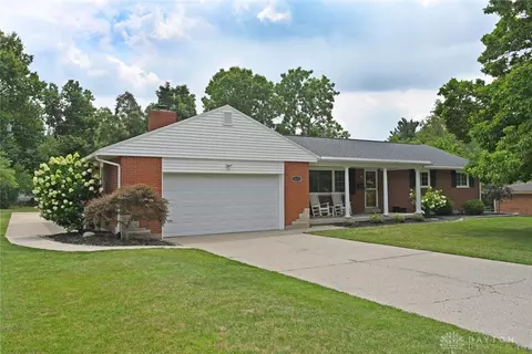 2132 Marcia Dr, Bellbrook, OH 45305