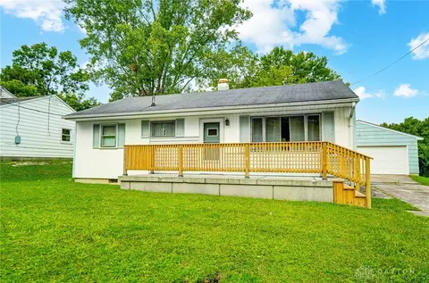 2102 Brell Dr, Middletown, OH 45042