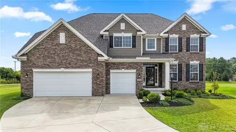 1506 Chestnut Grove Ct, Bellbrook, OH 45305