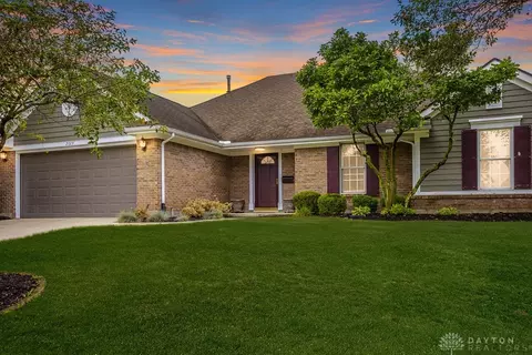 2023 N Sheffield Dr, Bellbrook, OH 45305