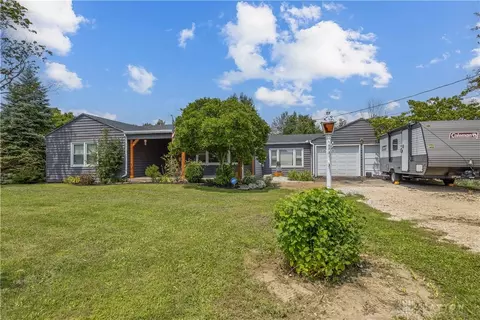 137 Woolery Ln, Dayton, OH 45415
