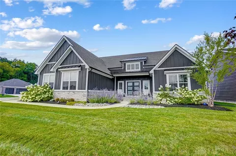 9490 Monaco Cir, Dayton, OH 45458
