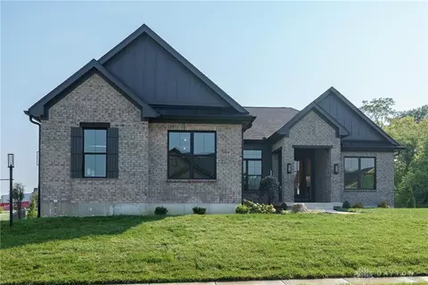 9296 Chaumont Ave, Clearcreek Twp, OH 45458
