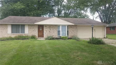 4244 Bellemead Dr, Bellbrook, OH 45305