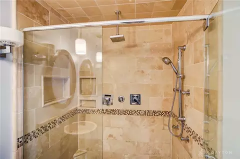 Bath - 6339 Manete St, Springfield, OH 45502 photo 2 of 3