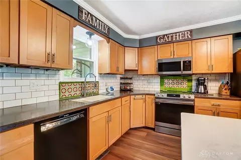 Kitchen - 6339 Manete St, Springfield, OH 45502 photo 2 of 6