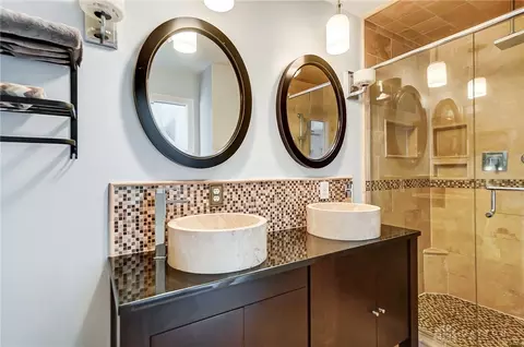 Bath - 6339 Manete St, Springfield, OH 45502 photo 1 of 3
