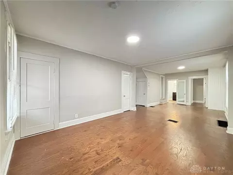 Living - 423 Pershing Ave, Hamilton, OH 45011 photo 4 of 5