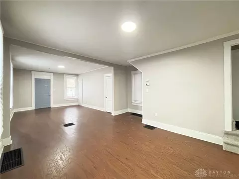 Living - 423 Pershing Ave, Hamilton, OH 45011 photo 3 of 5