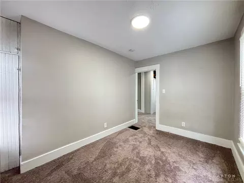 Entry Way - 423 Pershing Ave, Hamilton, OH 45011 photo 2 of 6